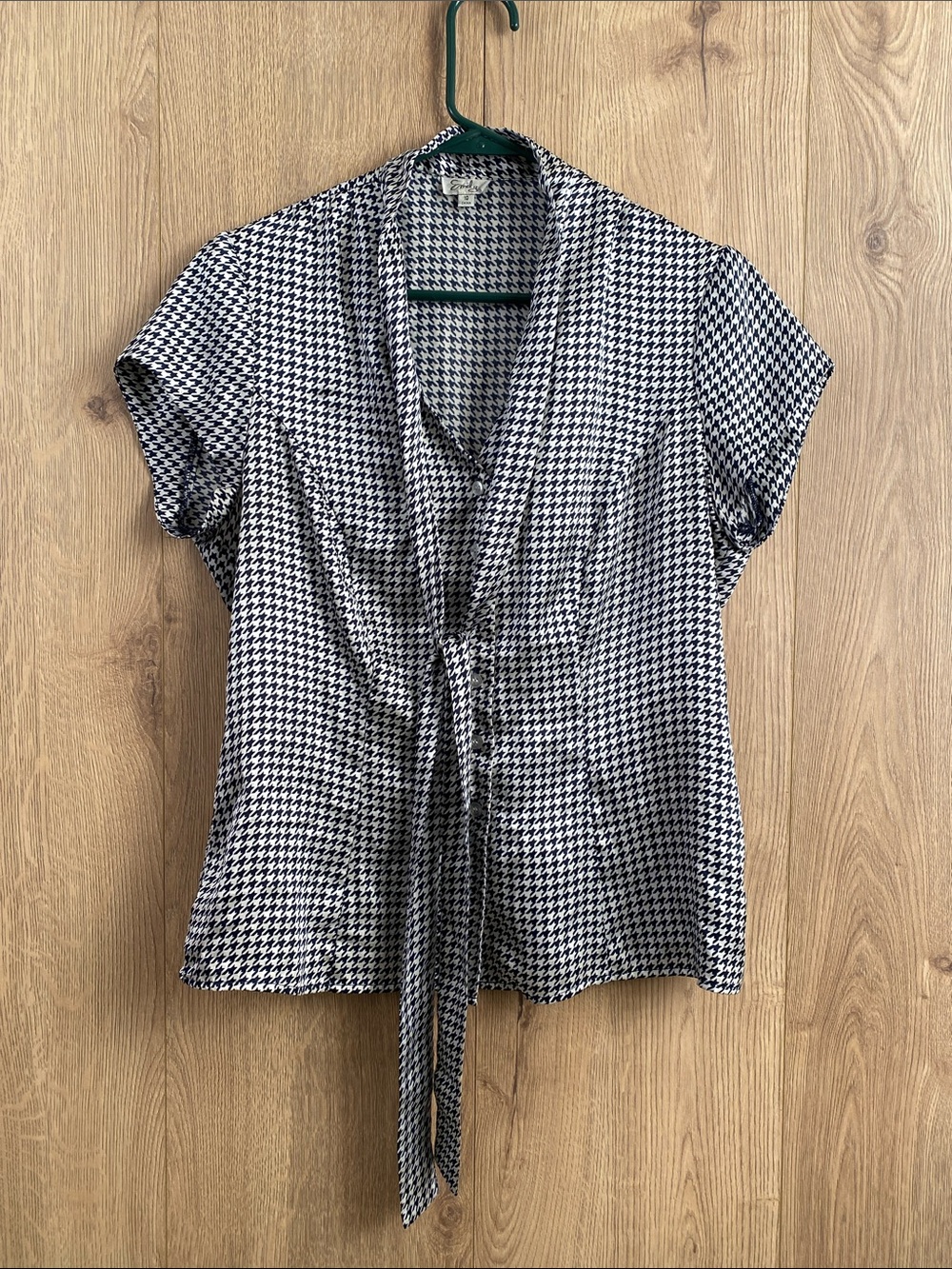 Tie-Front Houndstooth Blouse in Navy & White